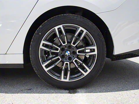 2025�� 525Li M�˶���װ