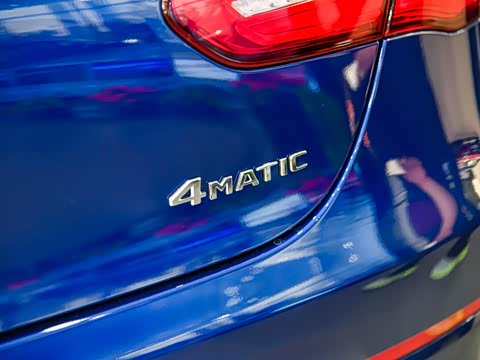 2018�� GLC 260 4MATIC ����SUV