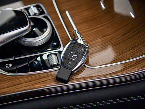 2018�� GLC 260 4MATIC ����SUV