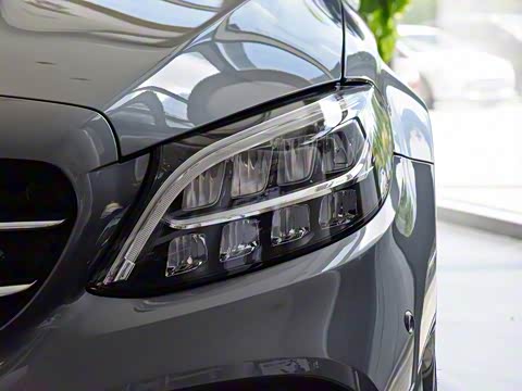 2020�� �Ŀ� C 260 �˶���