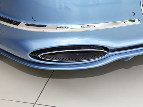 2026�� 4.0T V8 Mulliner