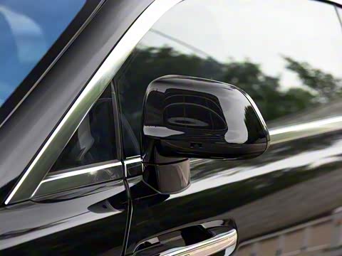 2017�� 6.6T Black Badge Edition