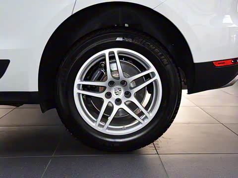 2018�� Macan 2.0T