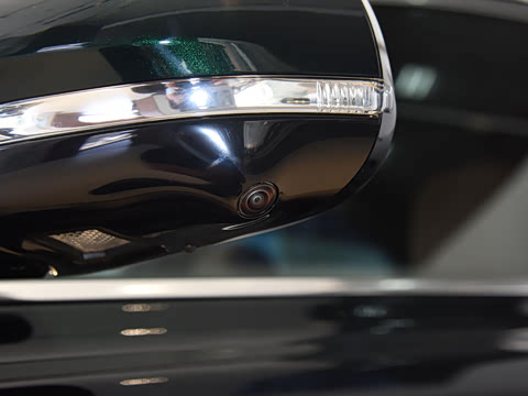 2021�� XFL 2.0T P300 �����콢�˶���