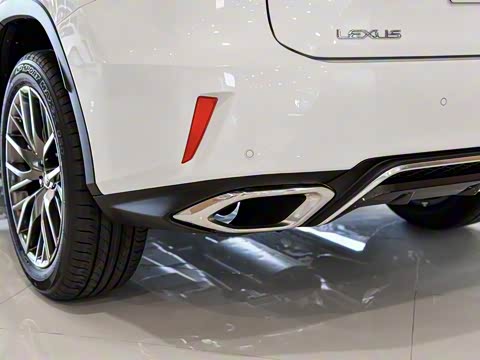 2017�� 300 Mark Levinson ����F SPORT�� ��V