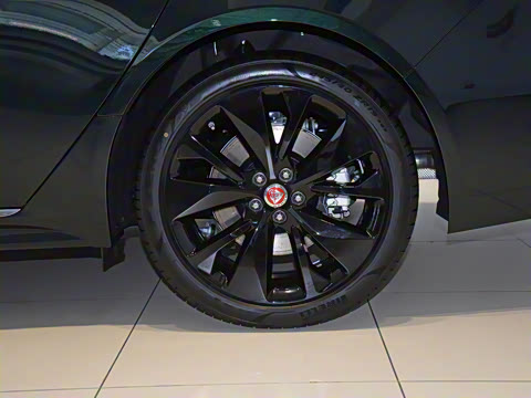 2021�� XFL 2.0T P300 �����콢�˶���