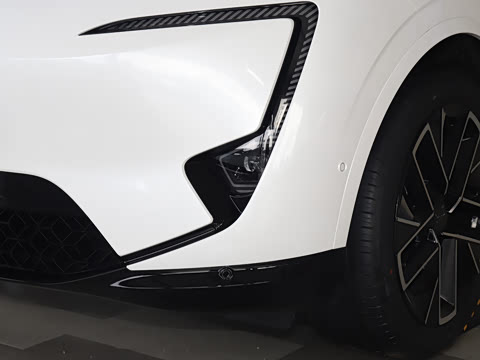 2025�� �Ŀ� Max ���̰�