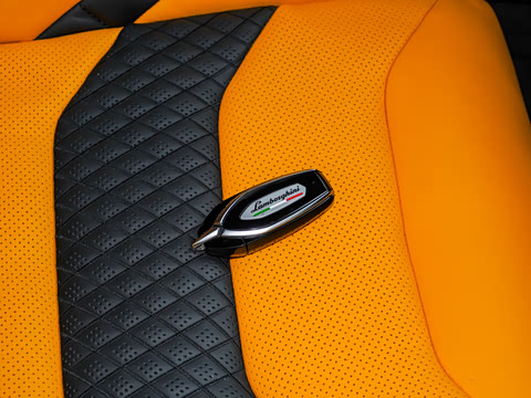 2021�� 4.0T V8 ��׼��