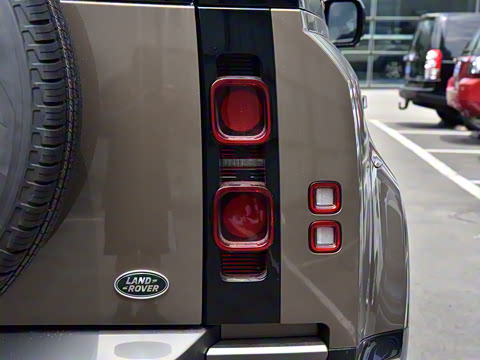 2022�� 110 P400 X-DYNAMIC HSE