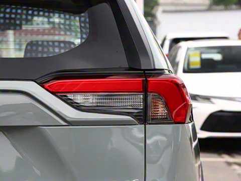 2021�� 2.0L CVT�������а�