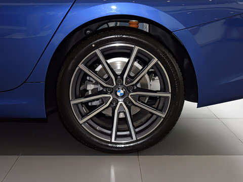 2021�� �Ŀ�� 320Li M�˶���װ