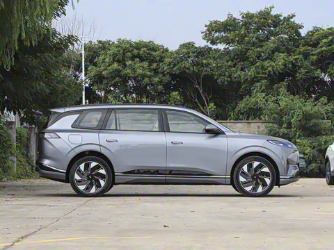 2025�� 636Ultra���Ȱ� 5��