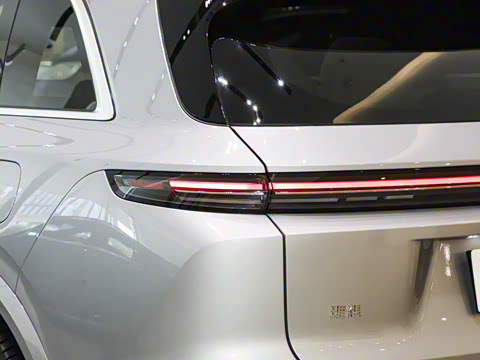 2025�� Ultra ���ܻ��°�