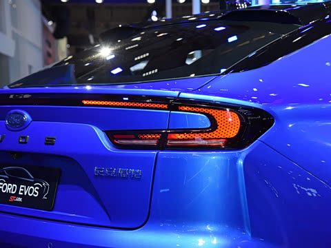 2022�� EcoBoost 245 ST-Line