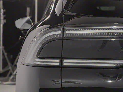 2025�� 702 �������� Ultra