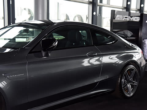 2021�� AMG C 63 ���ܳ�