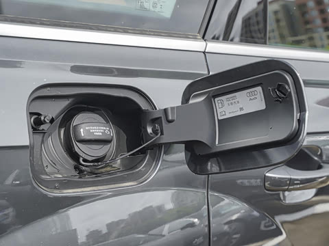 2025�� 45 TFSI quattro S line�˶���