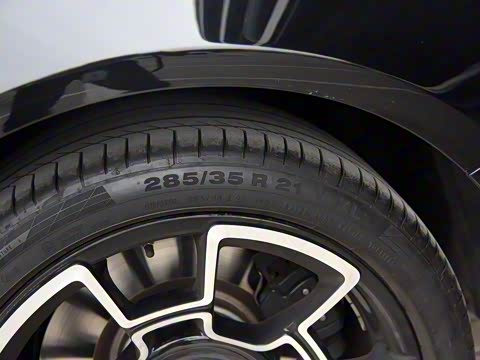 2017�� 6.6T Black Badge Edition