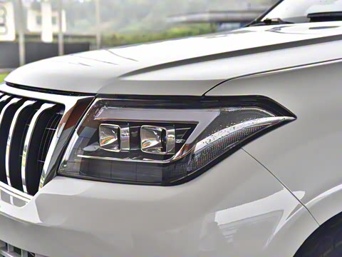 2023�� 4.6L V8 �캽��