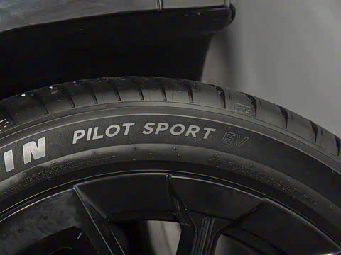 2025�� 702 �������� Ultra