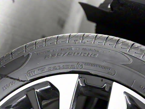 2021�� Supremeϵ�� 300TGI �Զ��������հ�