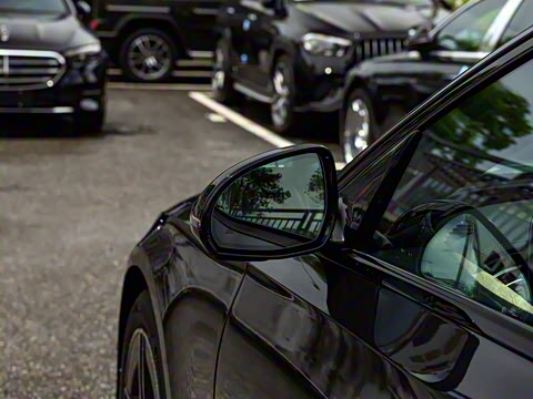 2025�� �Ŀ� E 260 �˶���