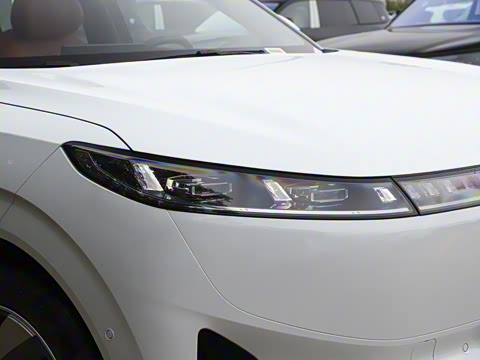 2025�� 210Ultra�Ǽݰ� 6��