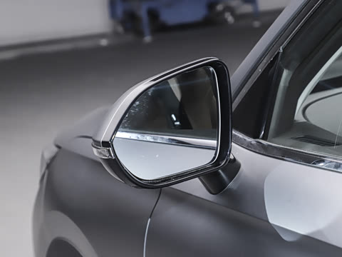 2025�� 2.0T ��������� 5��