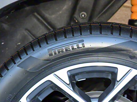 2021�� �Ŀ� sDrive25Li ������