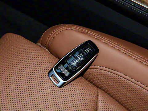 2021�� 55 TFSI quattro S line�����