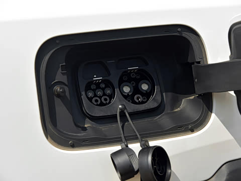 2025�� 220km ����������