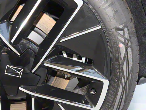 2025�� �Ŀ� Max ���̰�