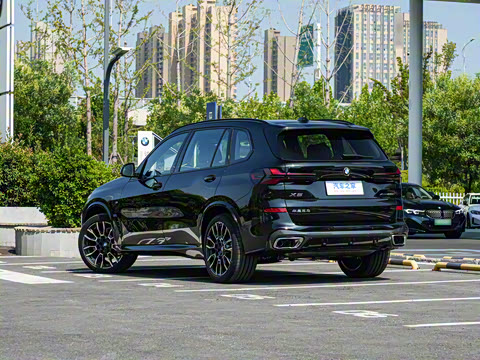 2025 xDrive 40Li M˶ҹװ