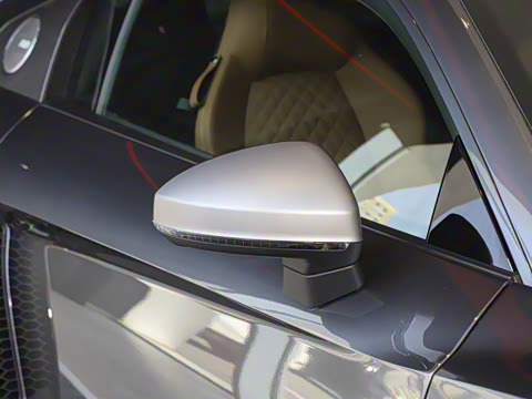 2022�� V10 Coupe performance