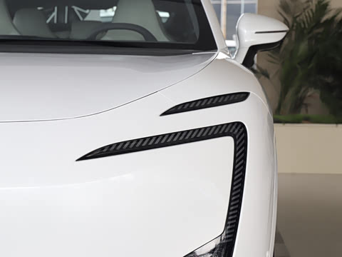 2025�� �Ŀ� Max ���̰�