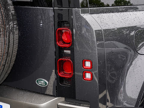 2022�� 110 P400 X-DYNAMIC HSE