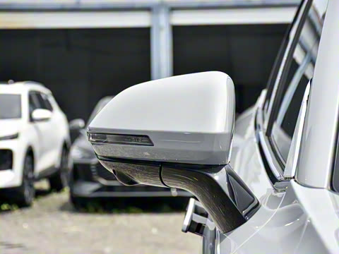 2025�� 2.0T ��������� 7��