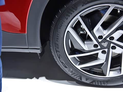 2020�� 520 U��������