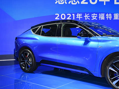 2022�� EcoBoost 245 ST-Line