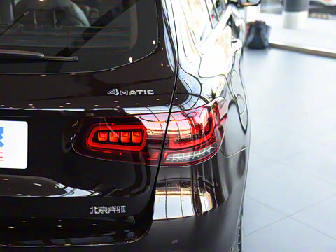 2022�� �Ŀ� GLC 300 L 4MATIC ������