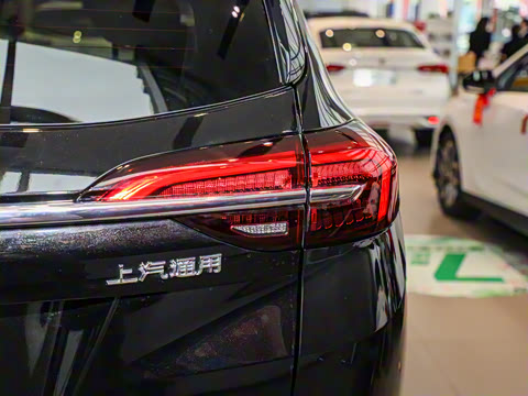 2023�� ������Plus 652T ����������