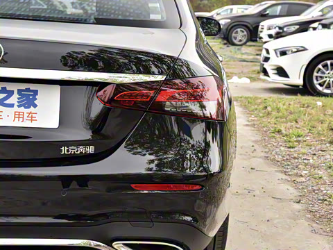 2022�� �Ŀ�� E 300 L �˶�������