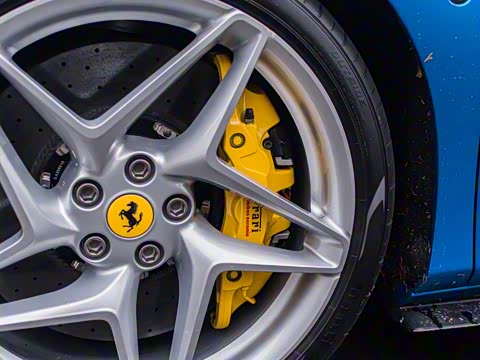 2019�� Tributo 3.9T V8