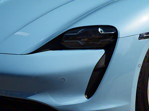 2019�� Taycan 4S