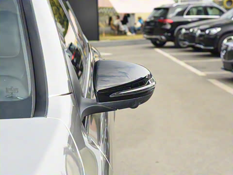 2023�� GLC 260 4MATIC ����SUV