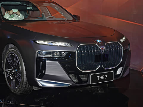 2023�� 740Li ������ M�˶���װ