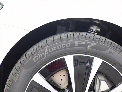 2022�� �Ŀ��� E 350 e L ���ʽ��϶����γ�