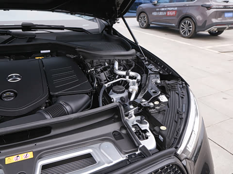 2025�� �Ŀ� GLC 260 4MATIC ����SUV