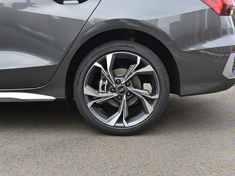 2022�� A3L Limousine 35 TFSI �����˶���