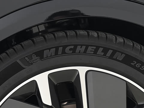 2025�� Ultra ���ܻ��°�